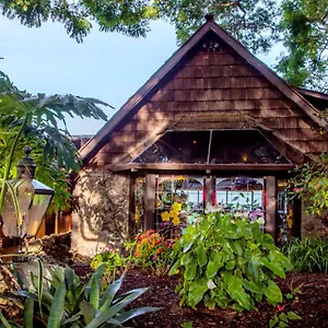 Lodge Kula Lodge, Kula
